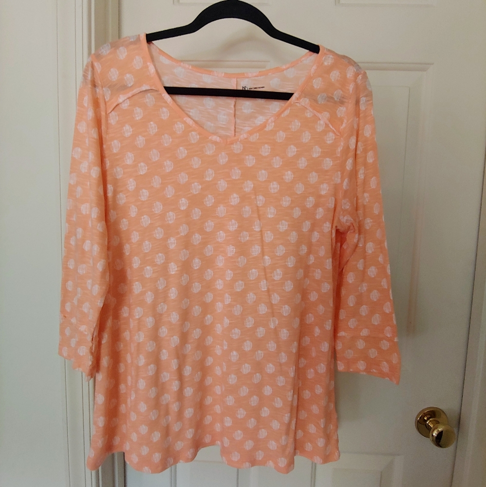 🌺NWOT New Directions Tunic Top🌺